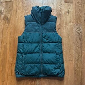 Old navy green mixed fabric puffer vest size XS